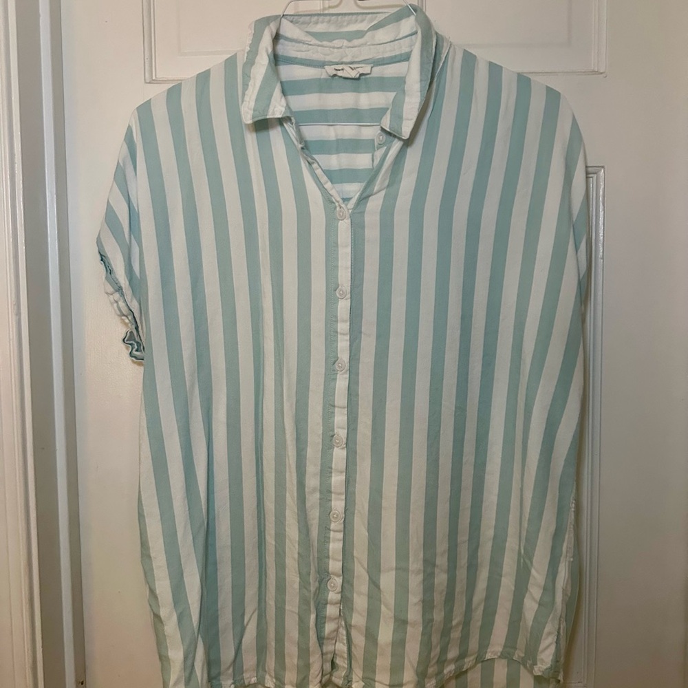 Blue and White Casual Button Down Shirt with Timeless Design
